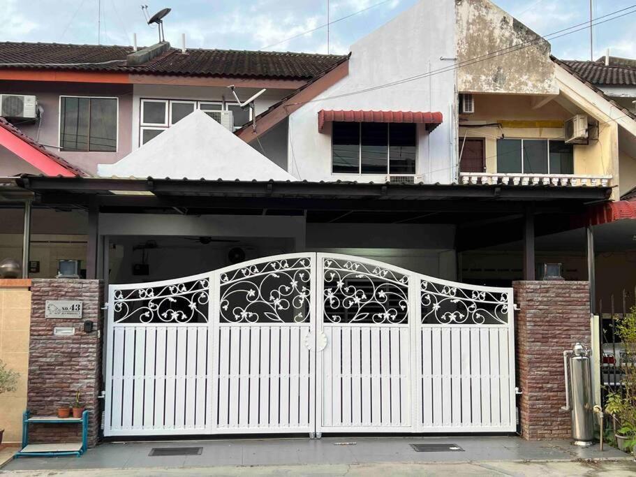 M Guest House2 Muar Ngoại thất bức ảnh